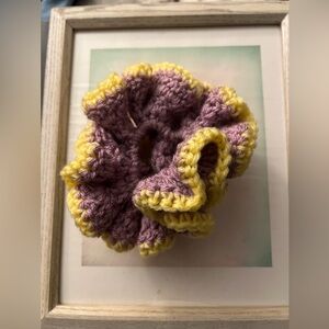 Crocheted scrunchie